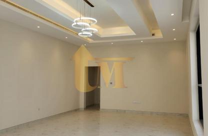Villa - 4 Bedrooms - 5 Bathrooms for rent in Al Aweer 1 - Al Aweer - Dubai