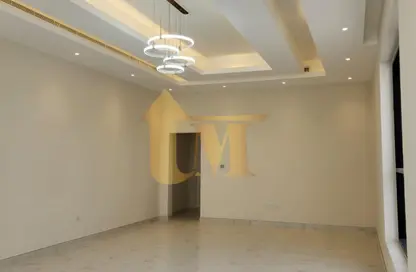 Villa - 4 Bedrooms - 5 Bathrooms for rent in Al Aweer 1 - Al Aweer - Dubai Villa - 4 Bedrooms - 5 Bathrooms for rent in Al Aweer 1 - Al Aweer - Dubai