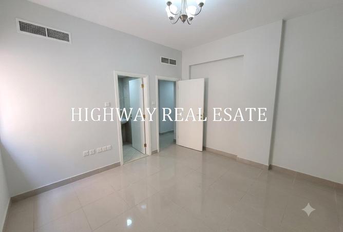 122450155 - Property Image 3