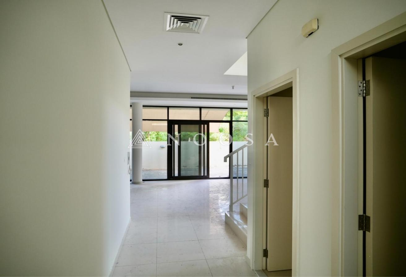 Spacious | Stand Alone Villa | Private Garden photo 13