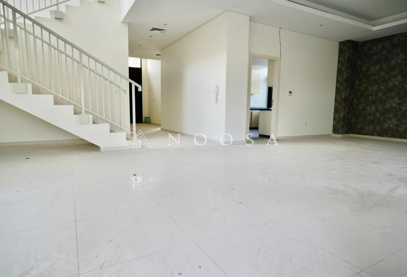 Spacious | Stand Alone Villa | Private Garden photo 4