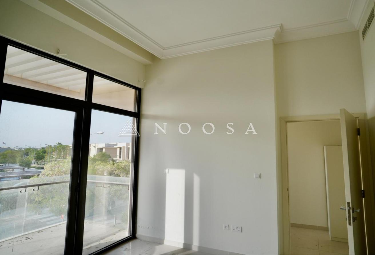 Spacious | Stand Alone Villa | Private Garden photo 10