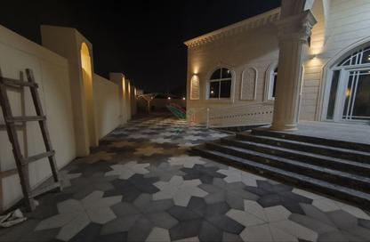 Villa - 4 Bedrooms - 5 Bathrooms for rent in Jafeer Obaid - Al Towayya - Al Ain