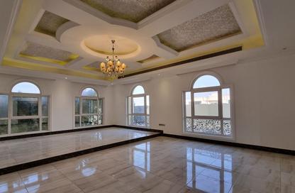 Villa - 5 Bedrooms - 7 Bathrooms for rent in Umm Suqeim 2 Villas - Umm Suqeim 2 - Umm Suqeim - Dubai