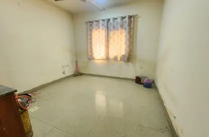 شقة - 1 حمام للايجار في مبنى مويلح - مويلح - الشارقة