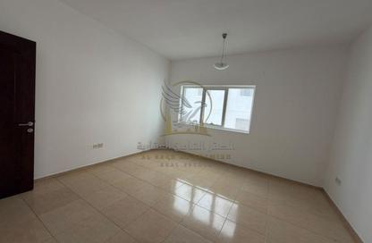 Apartment - 2 - 4 for rent in Al Majaz Tower - Al Majaz 3 - Al Majaz - Sharjah