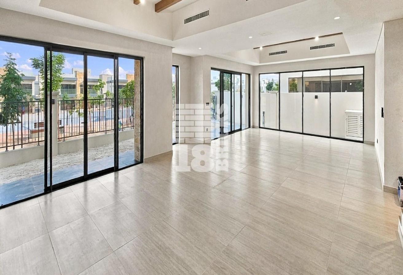Waterfront 6 Bedrooms standalone villa photo 3