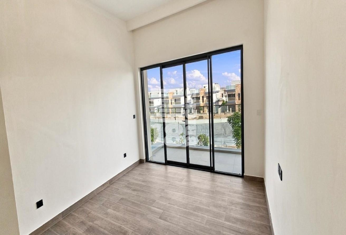 Waterfront 6 Bedrooms standalone villa photo 7
