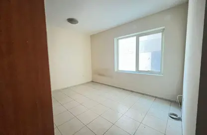 شقة - 3 غرف نوم - 3 حمامات للايجار في شارع التعاون الجديد - التعاون - الشارقة