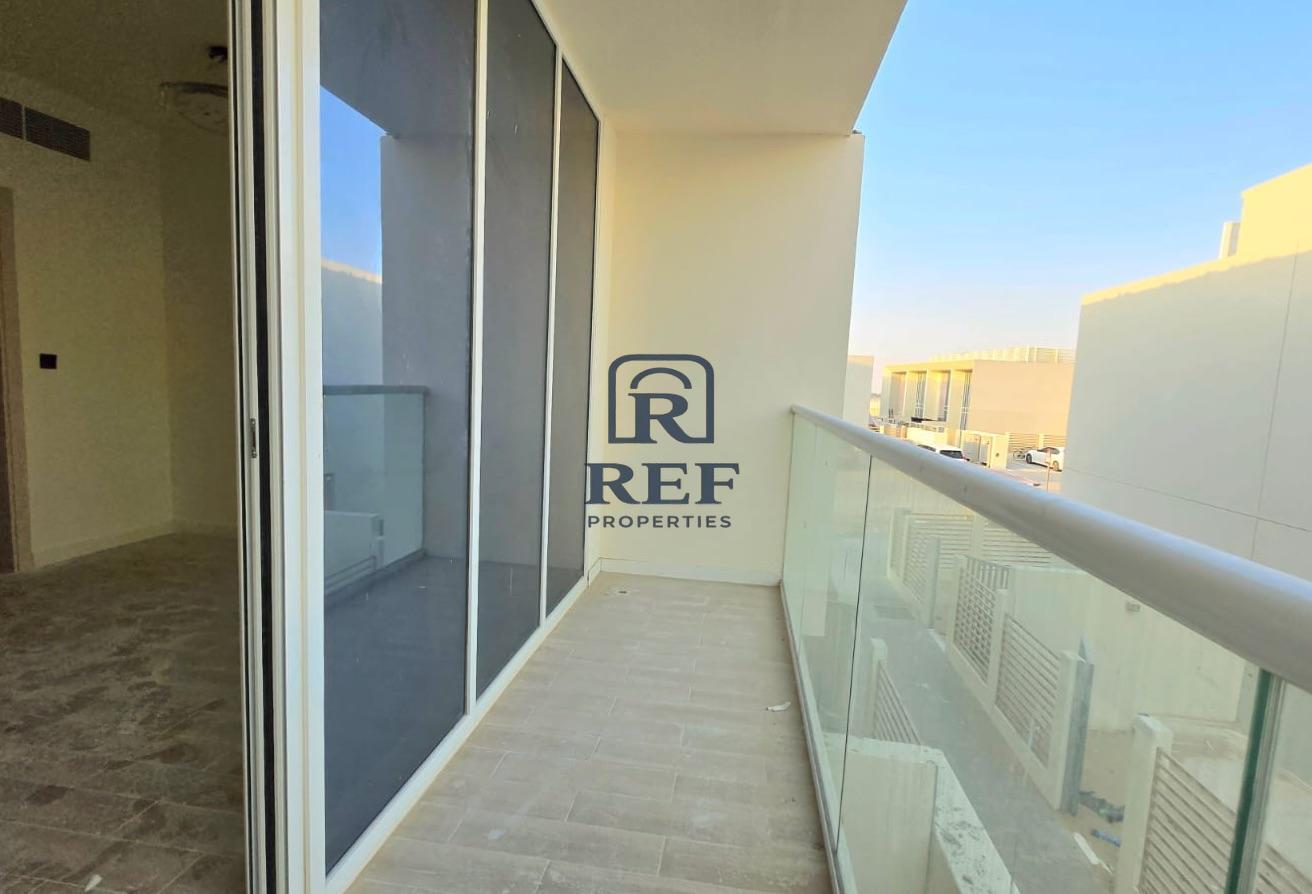 Single Row | Park Access | Spacious | Vacant Soon photo 16