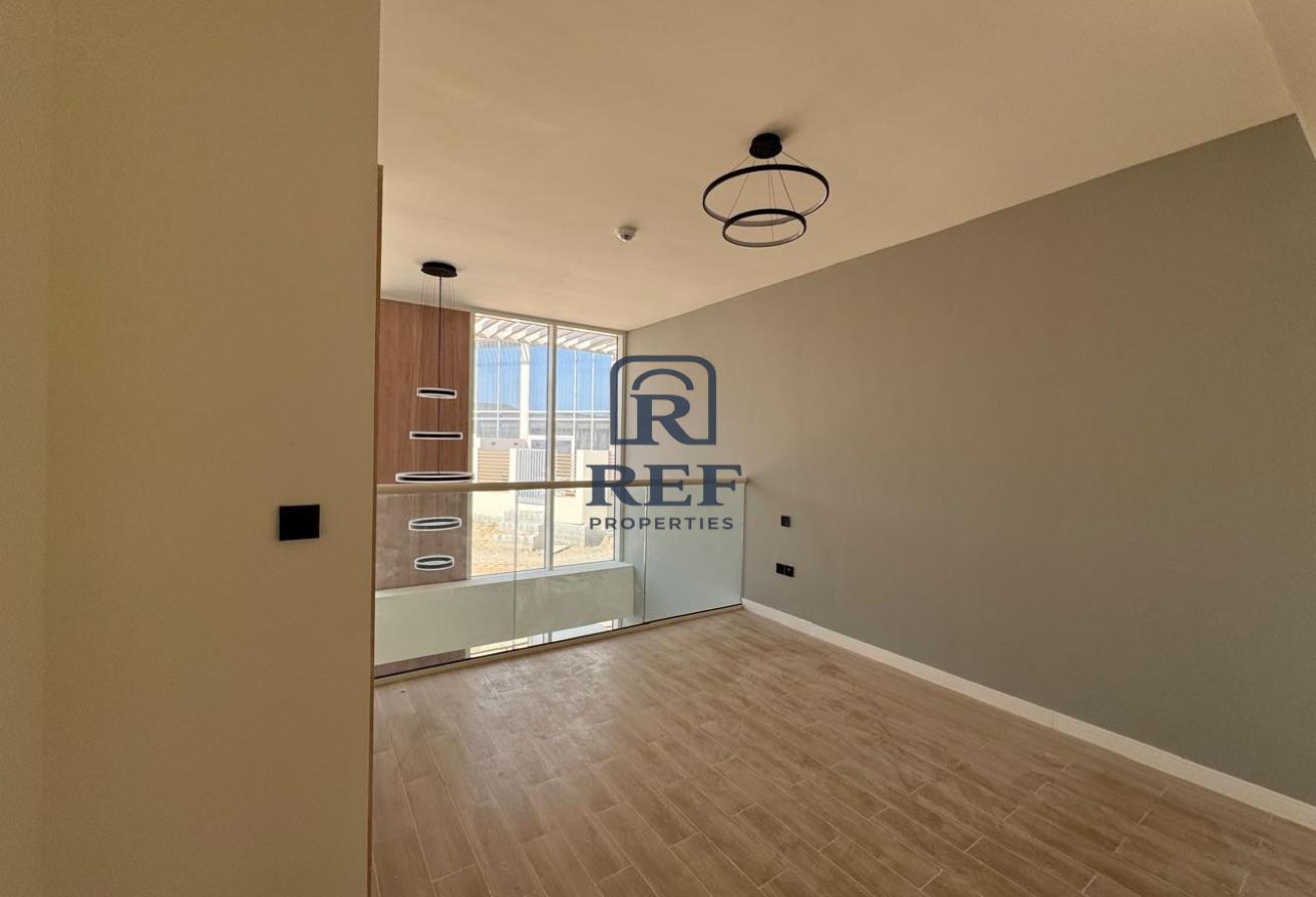 Single Row | Park Access | Spacious | Vacant Soon photo 8