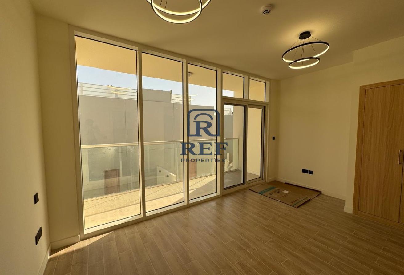 Single Row | Park Access | Spacious | Vacant Soon photo 13
