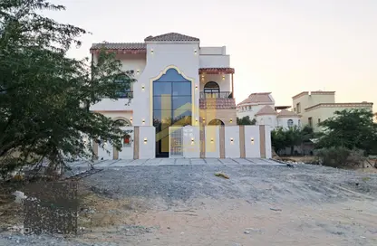 Villa - 4 Bedrooms - 6 Bathrooms for sale in Al Yasmeen 1 - Al Yasmeen - Ajman