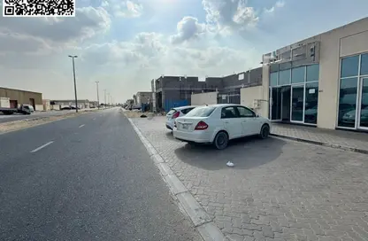 مستودع - استوديو - 5 حمامات للبيع في مدينة الإمارات الصناعية - الشارقة