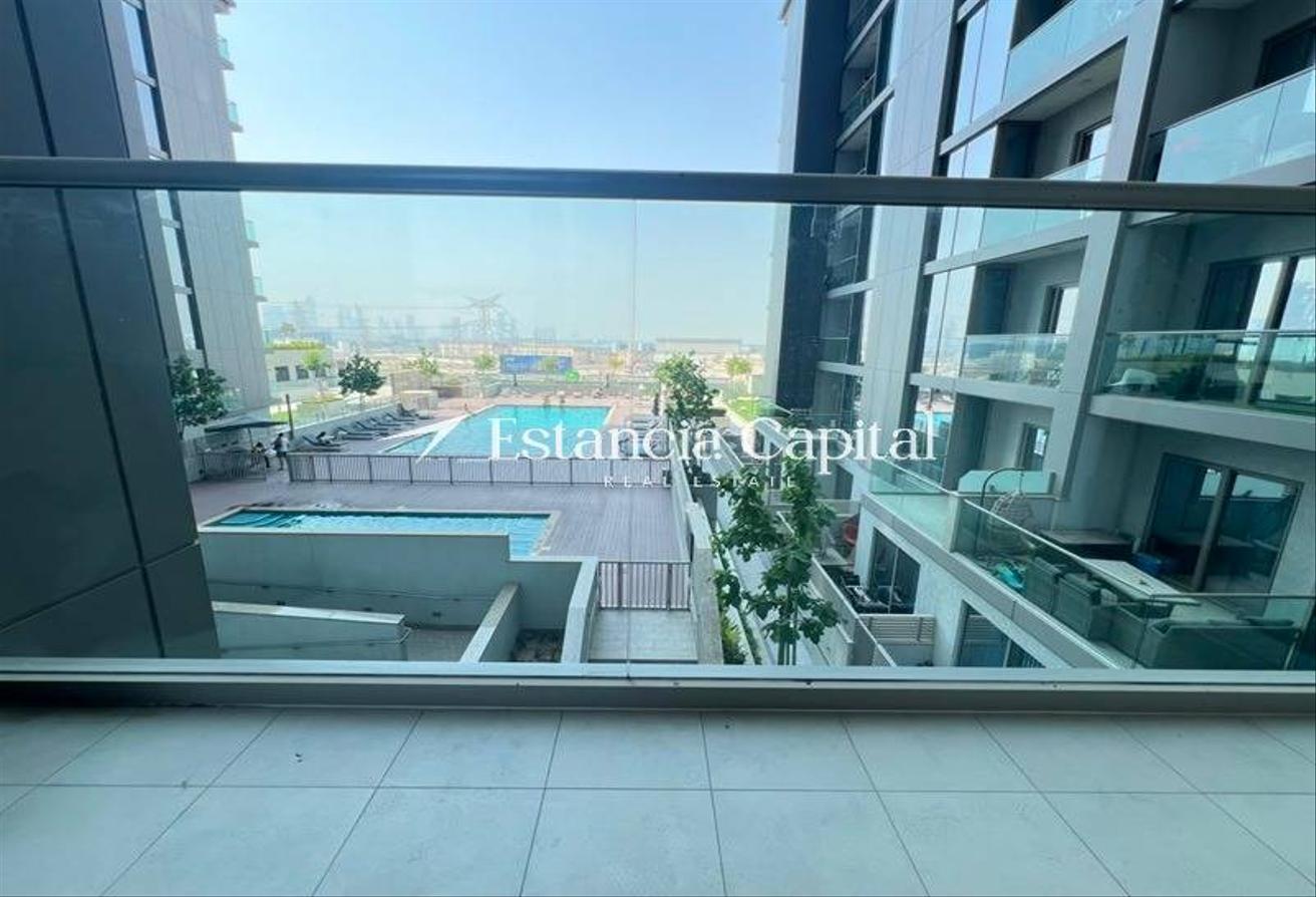 POOL VIEW | READY TO MOVE | FULLY FURNISHED photo 9