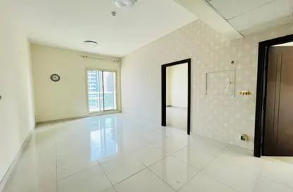 شقة - 2 غرف نوم - 3 حمامات للايجار في مساكن النخبة رقم 1 - مساكن النخبة الرياضية - مدينة دبي الرياضية - دبي