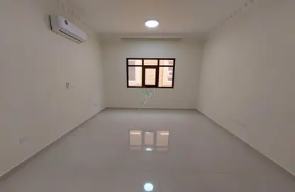 شقة - 2 غرف نوم - 2 حمامات للايجار في الرويكة - المويجي - العين