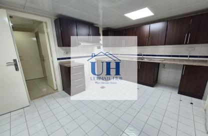 Apartment - 4 Bedrooms - 5 Bathrooms for rent in Al Khalidiya - Abu Dhabi