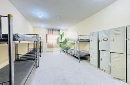 Labor Camp - Studio - 7+ for rent in M-33 - Mussafah Industrial Area - Mussafah - Abu Dhabi