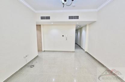 Apartment - 1 Bedroom - 2 Bathrooms for rent in Muwaileh 29 Building - Muwaileh - Sharjah