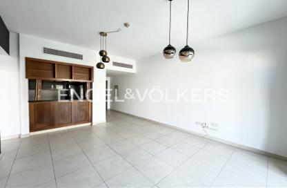 Apartment - 1 Bedroom - 2 Bathrooms for rent in Travo Tower A - Travo - The Views - Dubai