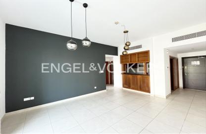 Apartment - 1 Bedroom - 2 Bathrooms for rent in Travo Tower A - Travo - The Views - Dubai