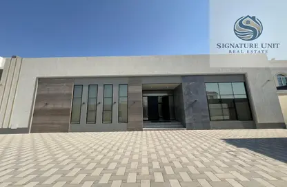 Villa - 4 Bedrooms - 6 Bathrooms for rent in Wadi Alshabak - Dubai