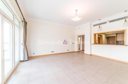 Apartment - 2 Bedrooms - 3 Bathrooms for rent in Abu Keibal - Shoreline Apartments - Palm Jumeirah - Dubai