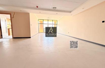 Apartment - 3 Bedrooms - 4 Bathrooms for rent in Corniche Tower - Ajman Corniche Road - Ajman