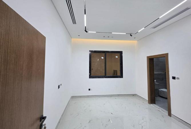 107277904 - Property Image 3