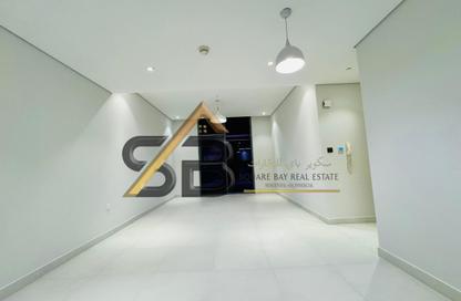 Apartment - 1 Bedroom - 2 Bathrooms for rent in Kay 1 Building - Queue Point - Liwan - Dubai