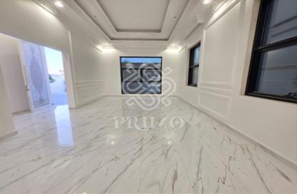 Villa - 5 - 6 for rent in Nad Al Sheba Gardens 1 - Nad Al Sheba Gardens - Nad Al Sheba 1 - Nad Al Sheba - Dubai