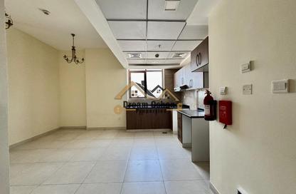 Apartment - 1 Bedroom - 2 Bathrooms for rent in Rose Building - Al Jaddaf - Dubai Apartment - 1 Bedroom - 2 Bathrooms for rent in Rose Building - Al Jaddaf - Dubai