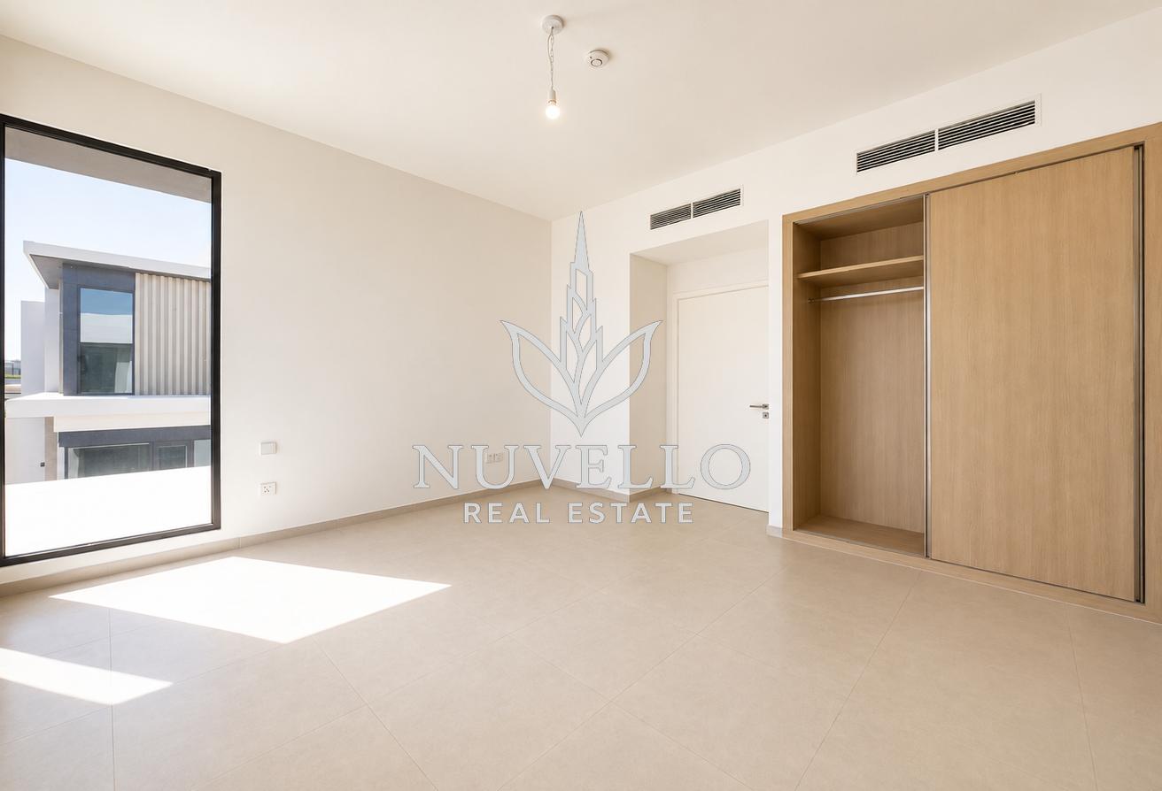 Corner| Negotiable | Landscaped | Next to park photo 8