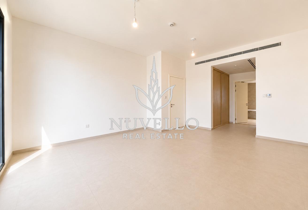 Corner| Negotiable | Landscaped | Next to park photo 4
