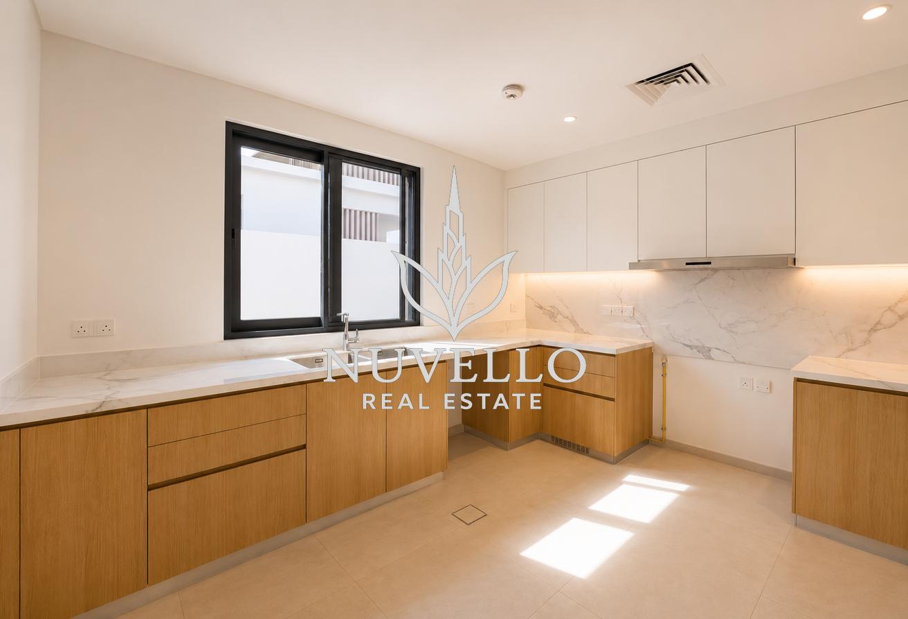 Corner| Negotiable | Landscaped | Next to park photo 5