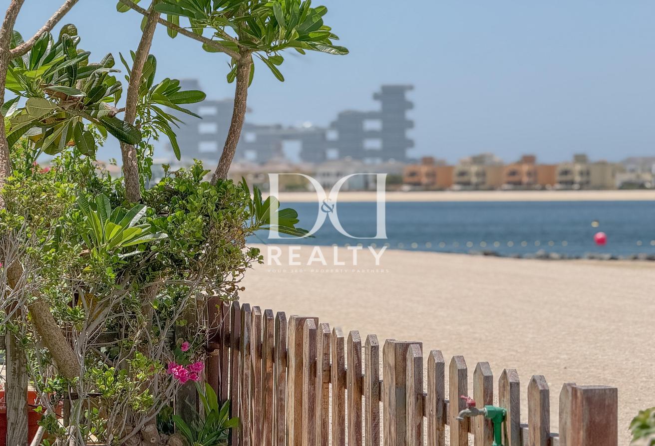 VACANT | Sea Views | Direct Beach Access photo 7