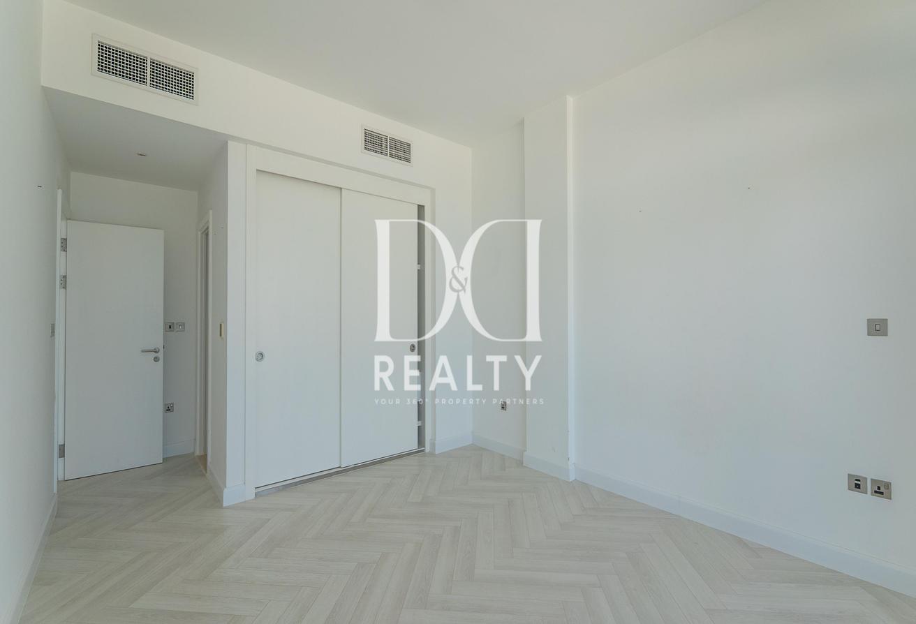 VACANT | Sea Views | Direct Beach Access photo 14