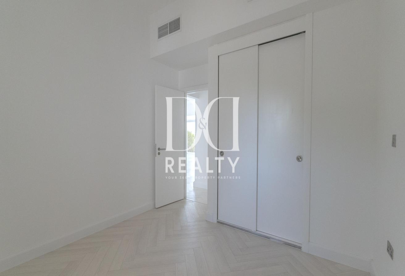 VACANT | Sea Views | Direct Beach Access photo 23