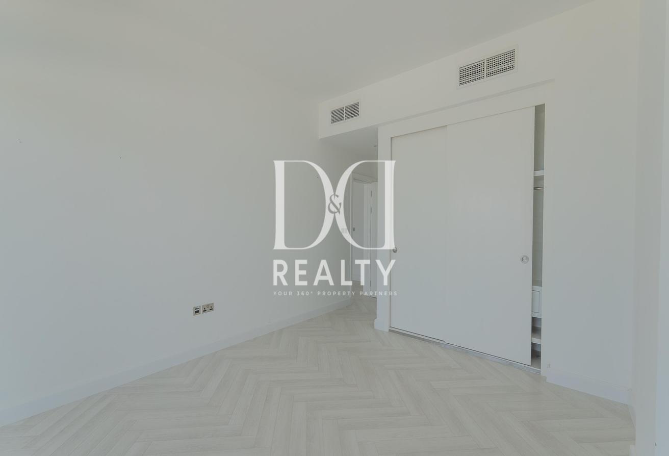 VACANT | Sea Views | Direct Beach Access photo 19