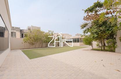Villa - 6 Bedrooms - 7 Bathrooms for sale in Shakhbout City - Abu Dhabi