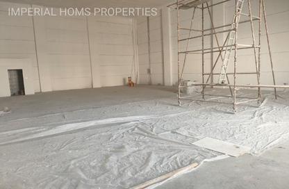 Warehouse - Studio - 4 Bathrooms for rent in Umm Al Thuoob - Umm Al Quwain