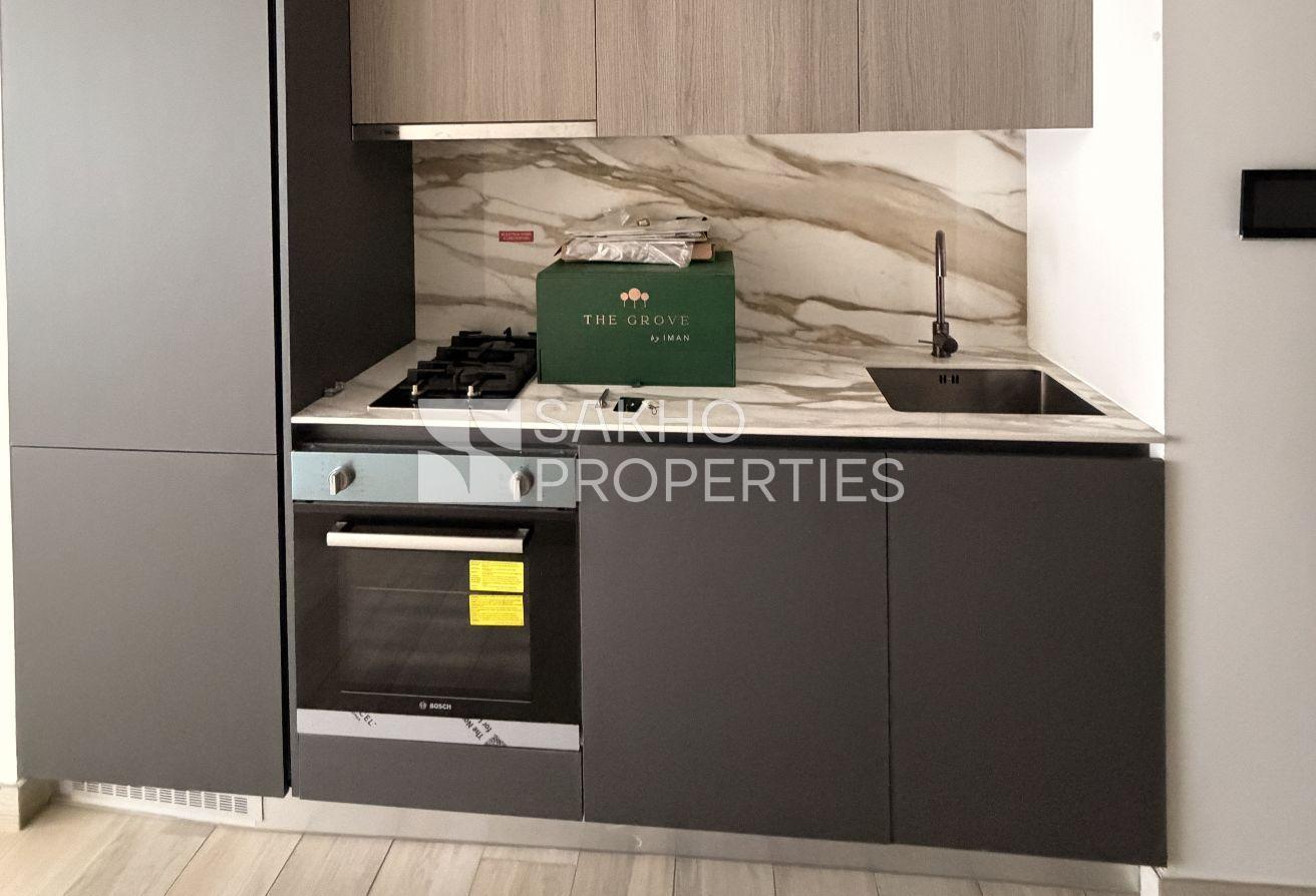 Equipped Kitchen | Boulevard View |Well maintained photo 9