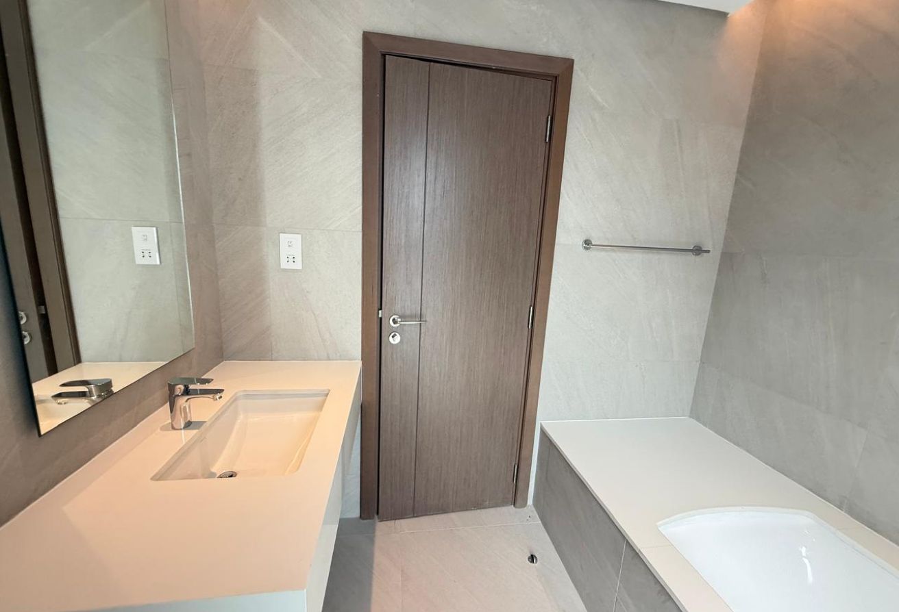 Elegant 3-Bedroom Villa for Sale | Danah Bay