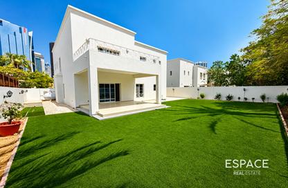 Villa - 4 Bedrooms - 3 Bathrooms for rent in Meadows 1 - Meadows - Dubai