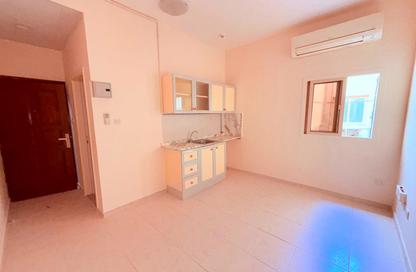 Apartment - Studio - 1 Bathroom for rent in Fire Station Road - Muwaileh - Sharjah Apartment - Studio - 1 Bathroom for rent in Fire Station Road - Muwaileh - Sharjah
