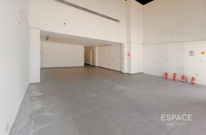 Retail - Studio - 1 Bathroom for rent in Capital Golden Tower - Business Bay - Dubai