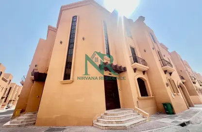 Villa - 4 Bedrooms - 6 Bathrooms for rent in Khalifa Park - Eastern Road - Abu Dhabi