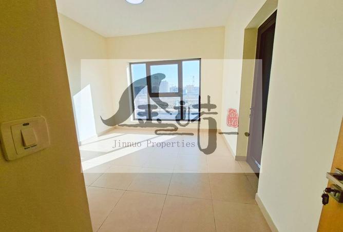 SINGLE ROW | NEAT & CLEAN | VACANT | 3 BEDROOMS photo 2