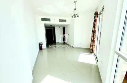 شقة - غرفة نوم - 2 حمامات للايجار في برج  ب - ليك سايد ريزيدنس - مدينة دبي للإنتاج (اي ام بي زد) - دبي